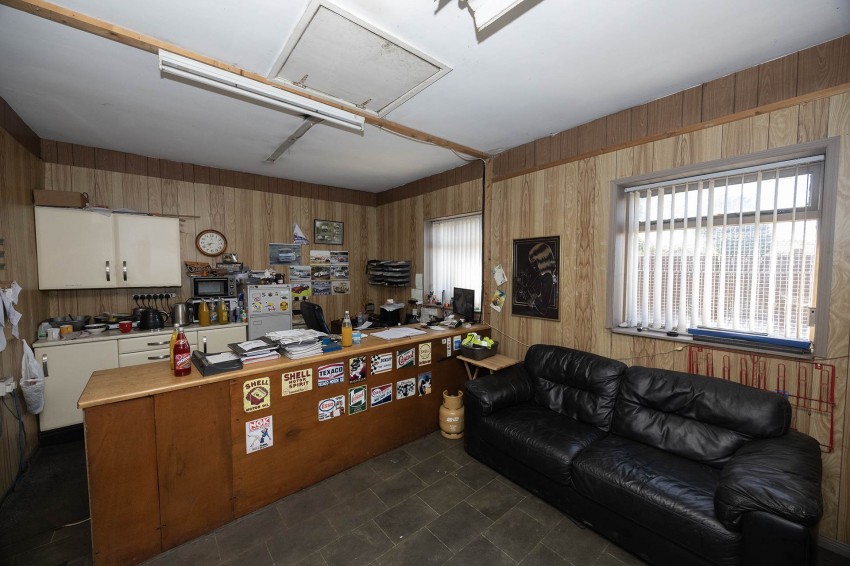 Images for 133 Victoria Street, Lurgan
