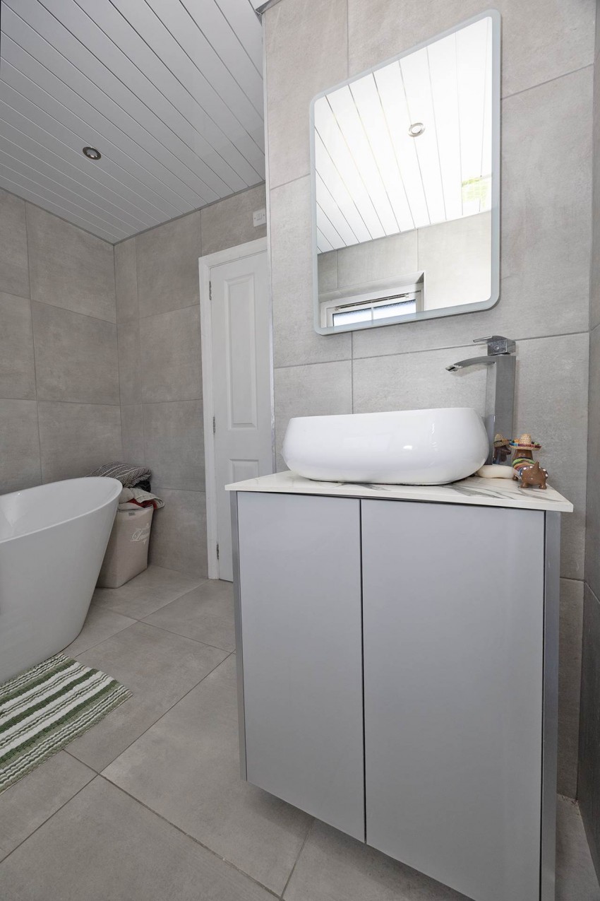 Images for 385 Belvedere Manor, Lurgan