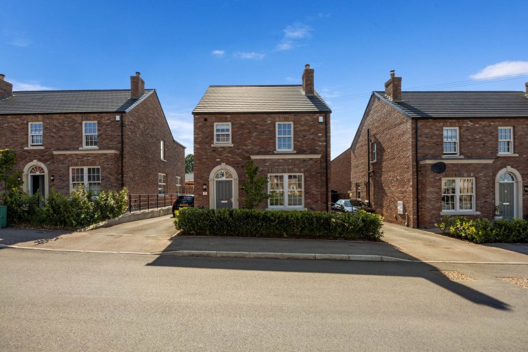 15 Tarry Wood, Craigavon