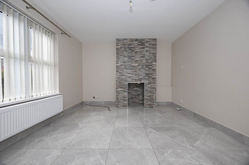 Images for 14 Lake Street, Lurgan