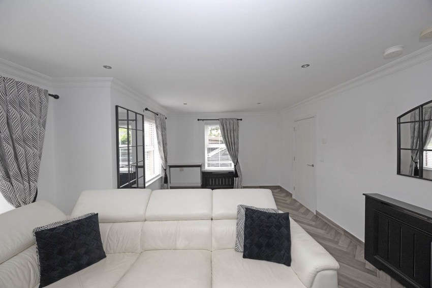 Images for 346 Belvedere Manor, Lurgan