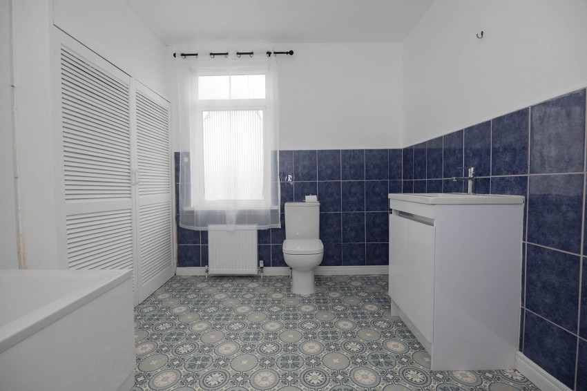 Images for 25 Brownlow Terrace, Lurgan