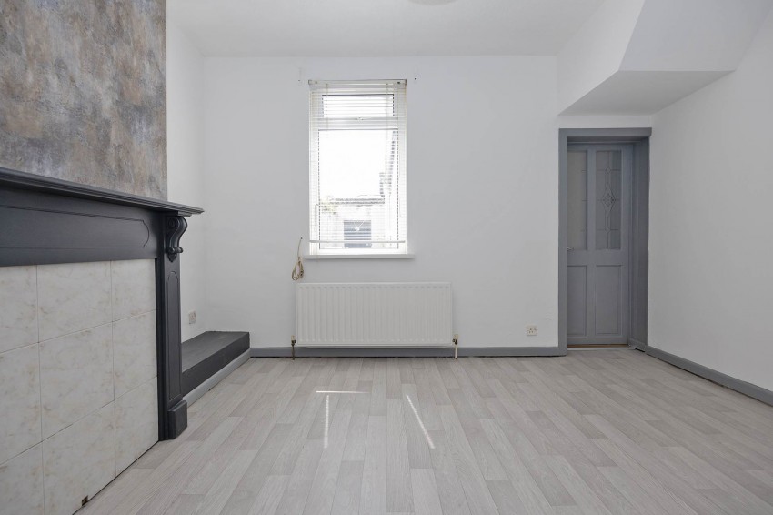 Images for 25 Brownlow Terrace, Lurgan