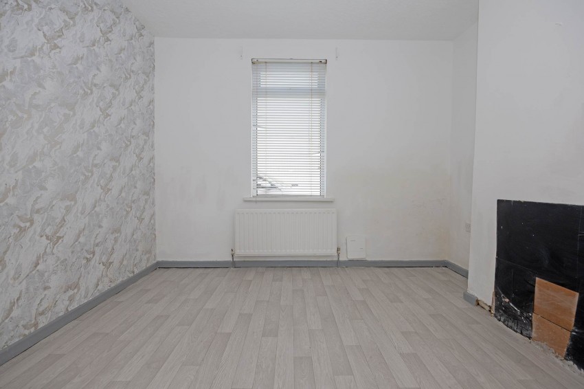 Images for 25 Brownlow Terrace, Lurgan