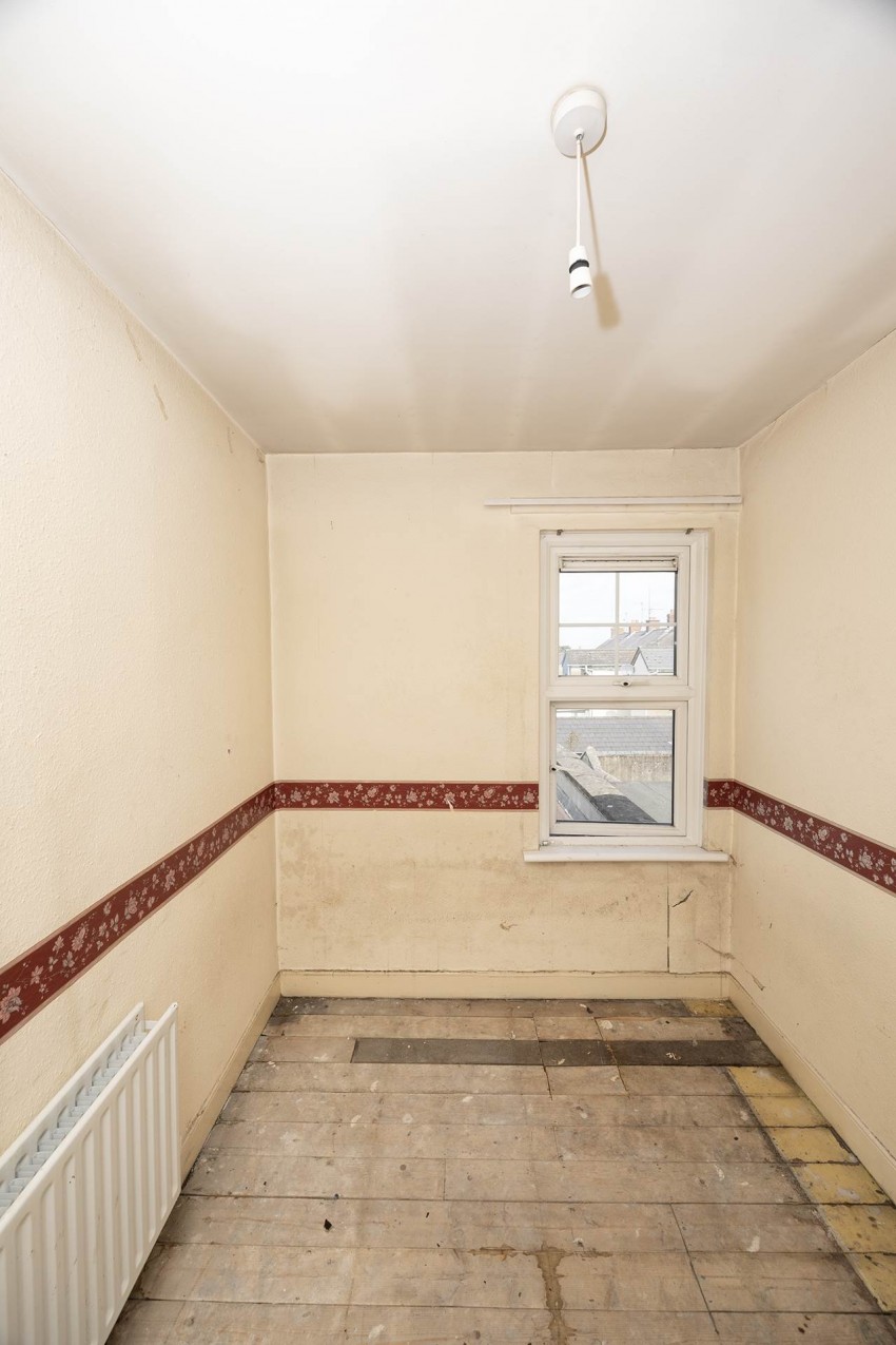 Images for 104 North Street, Lurgan