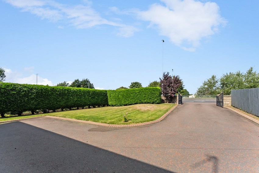 Images for 14 Portadown Road, Lurgan