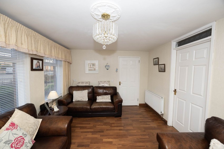 Images for 61 Hill Street, Lurgan