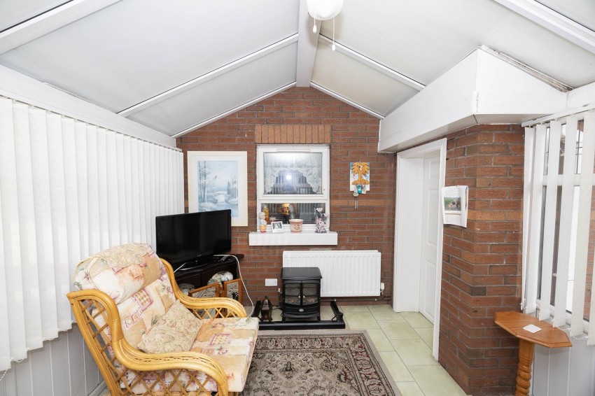 Images for 61 Hill Street, Lurgan