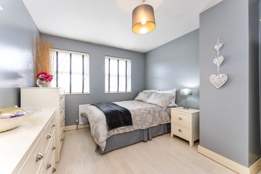 Images for 84 River Glade Manor, Lurgan