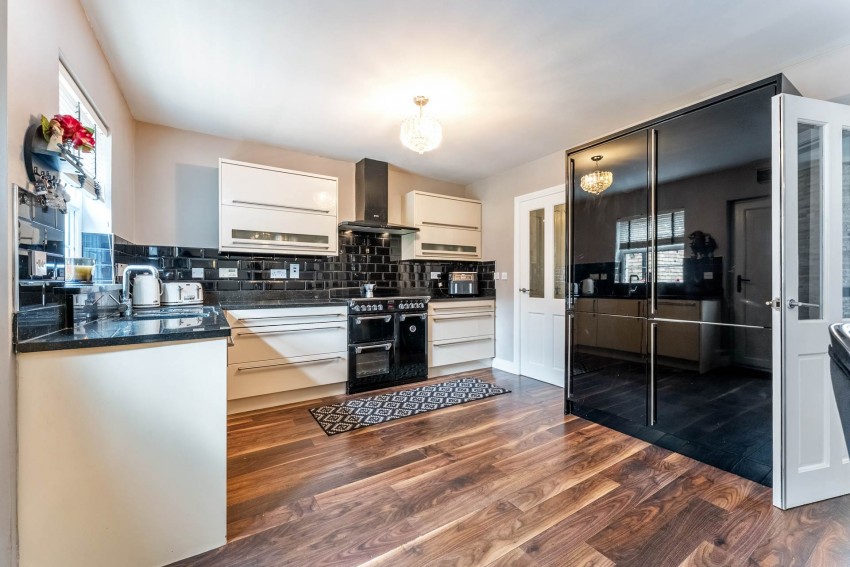 Images for 84 River Glade Manor, Lurgan