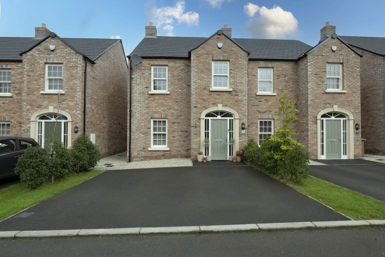 23 Tarrywood, Lurgan