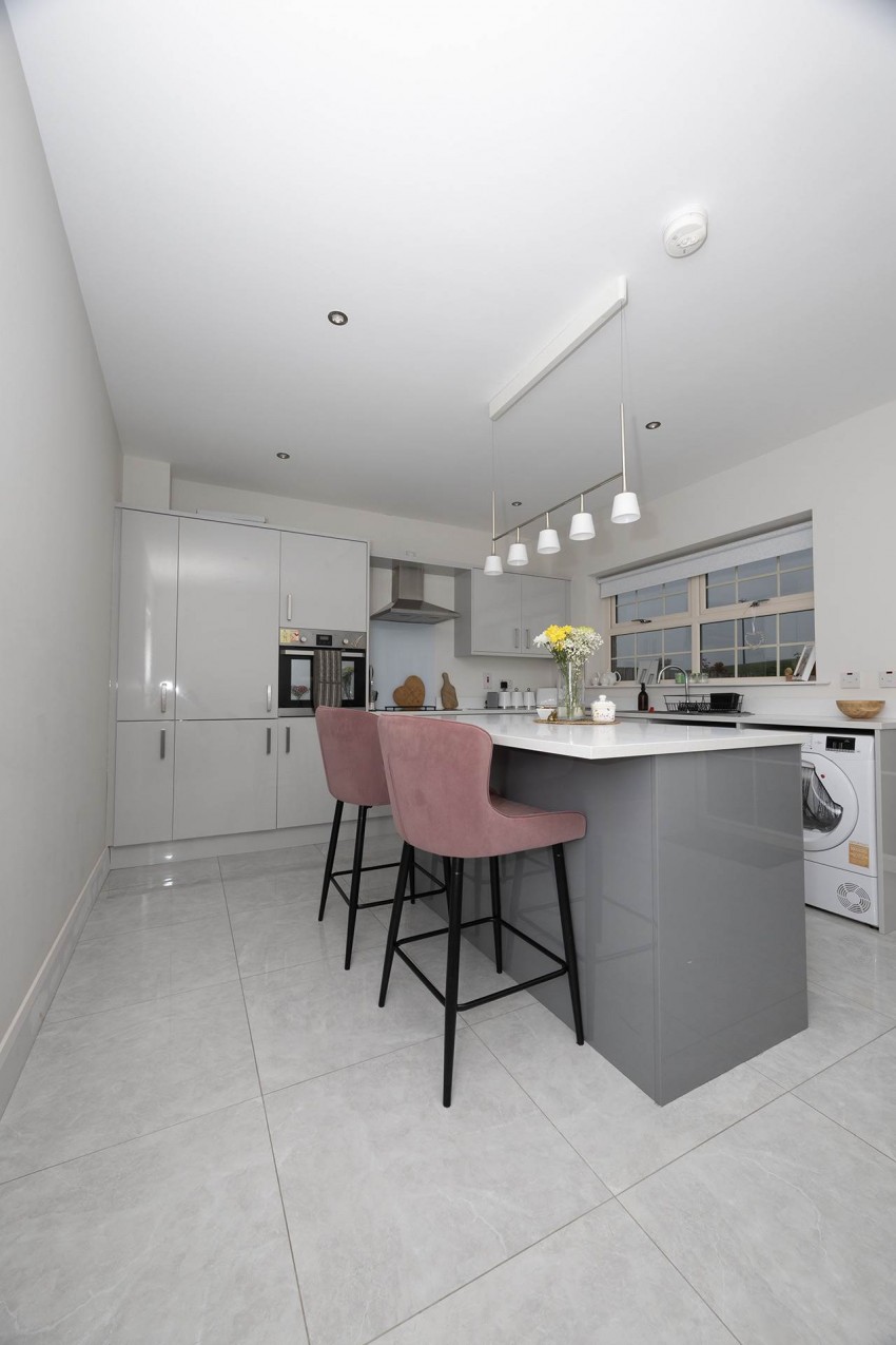 Images for 23 Tarrywood, Lurgan