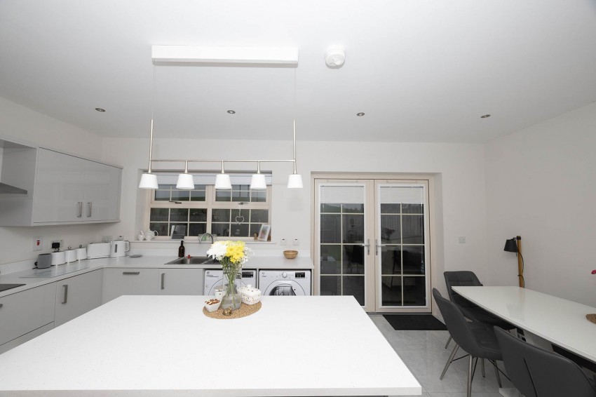 Images for 23 Tarrywood, Lurgan