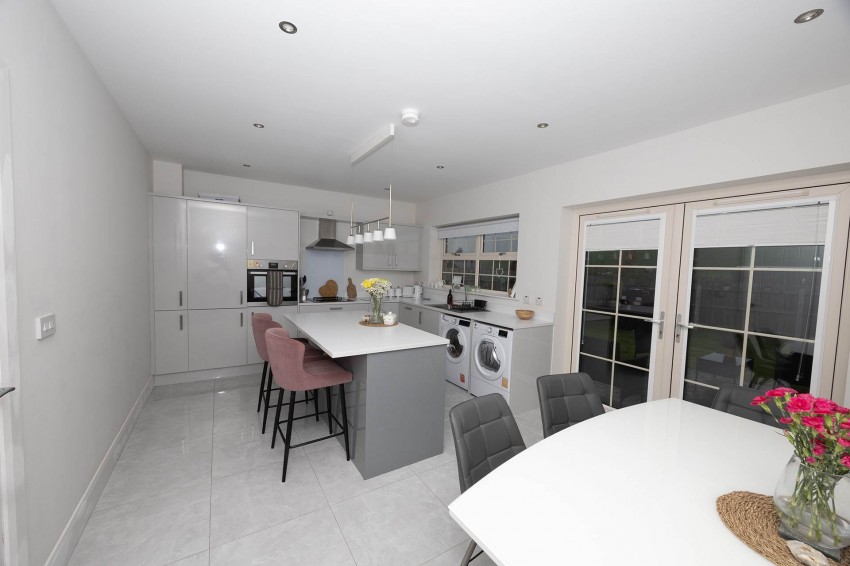 Images for 23 Tarrywood, Lurgan