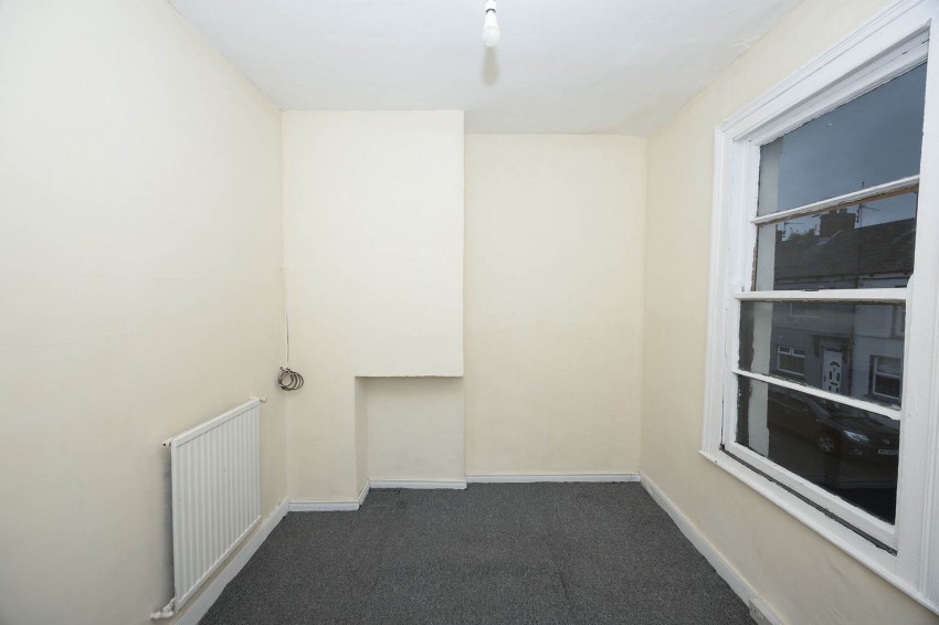 Images for 68 Princes Street, Lurgan