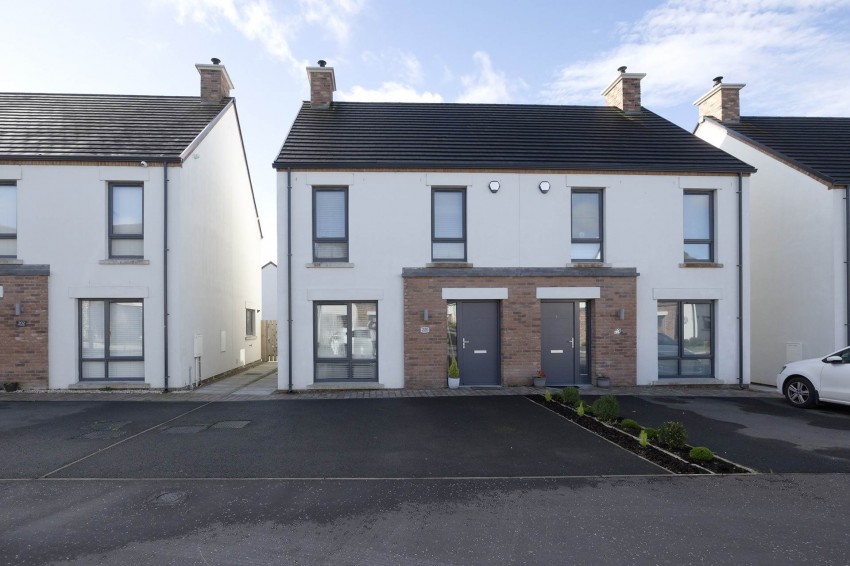 Images for The Hollows, Lurgan