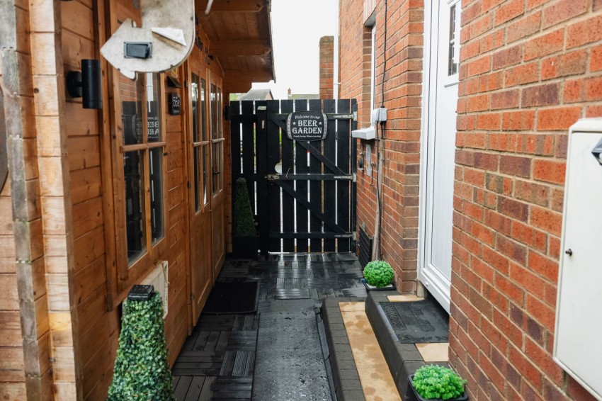 Images for 56 Allengrove, Lurgan