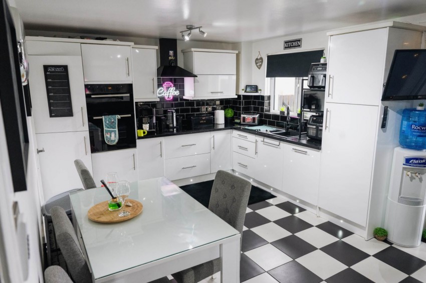 Images for 56 Allengrove, Lurgan