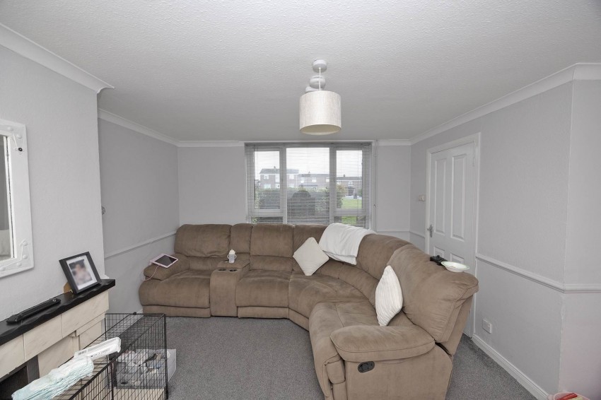Images for 53 Richmount Gardens, Lurgan