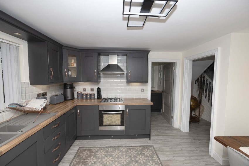 Images for 19 Fox`s Hill, Lurgan