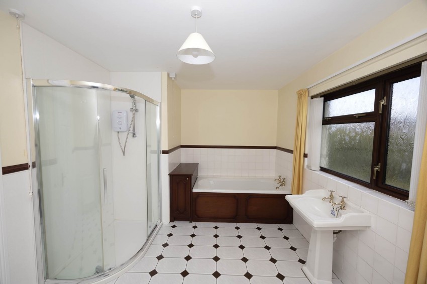 Images for 19 Derrymacash Road, Lurgan