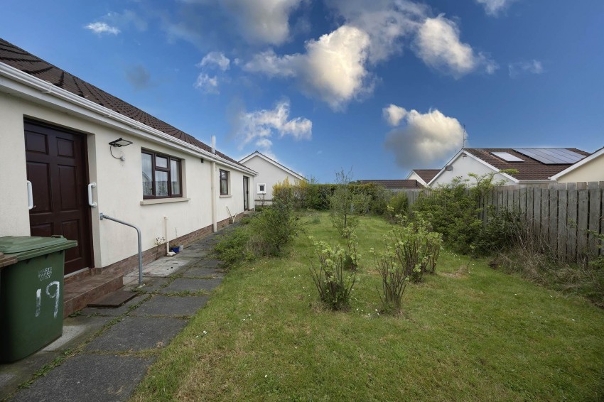 Images for 19 Derrymacash Road, Lurgan