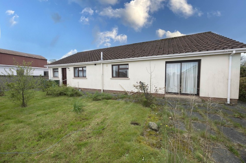 Images for 19 Derrymacash Road, Lurgan