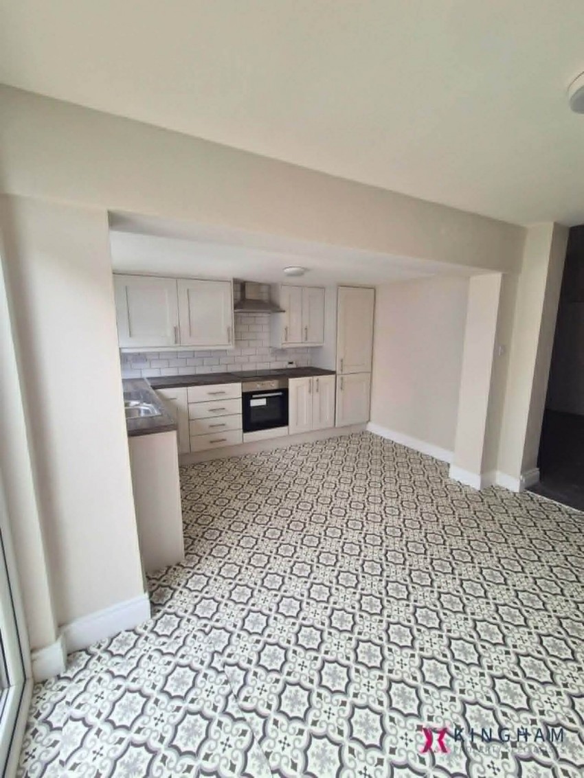 Images for 83 North Street, Lurgan