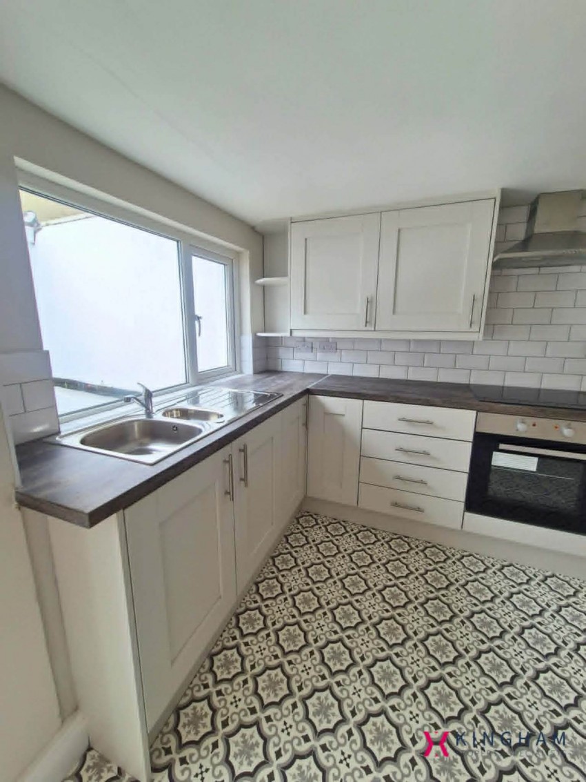Images for 83 North Street, Lurgan