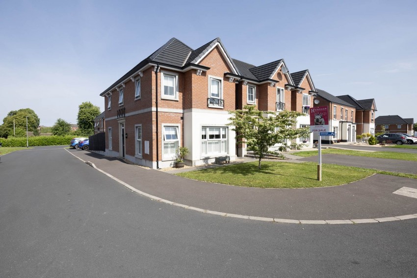 Images for 14 Atherton Square, Lurgan