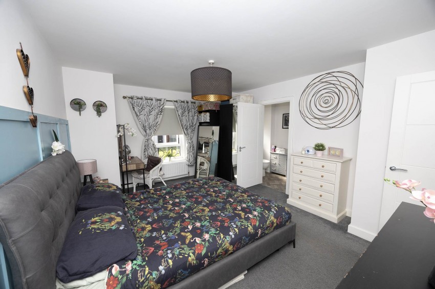 Images for 14 Atherton Square, Lurgan