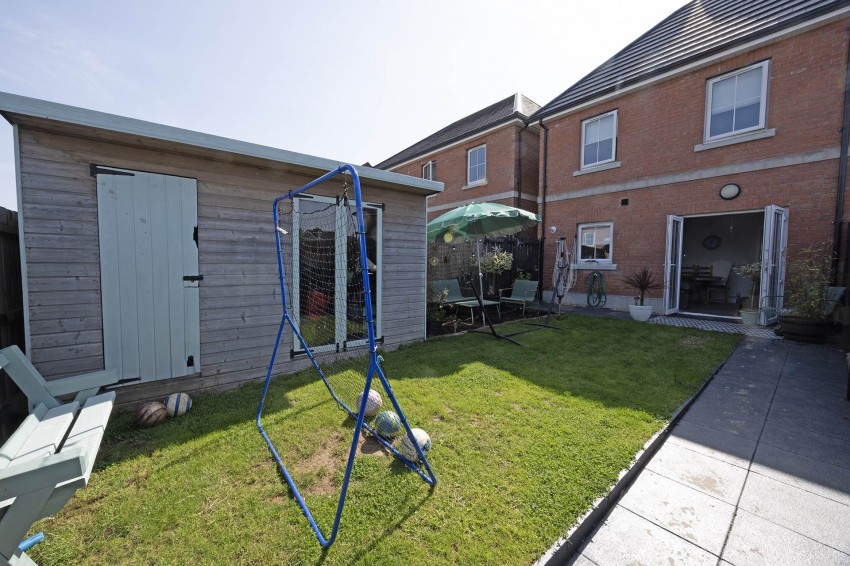 Images for 14 Atherton Square, Lurgan