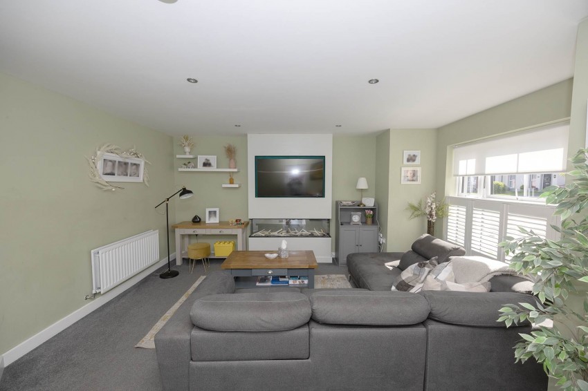 Images for 14 Atherton Square, Lurgan